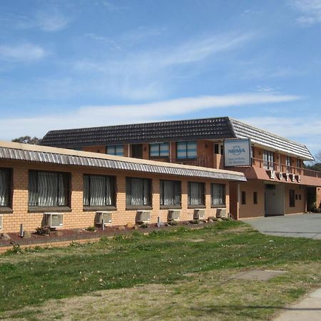 Canberra Lyneham Motor Inn Экстерьер фото