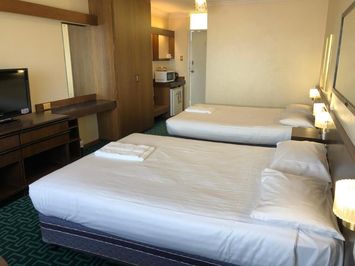 Canberra Lyneham Motor Inn Экстерьер фото